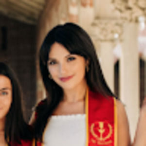 Meet your Posher, Caitlin